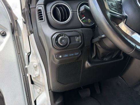 Used 2023 Jeep Wrangler Unlimited Sahara w/ Cold Weather Group AWD/4WD image 18