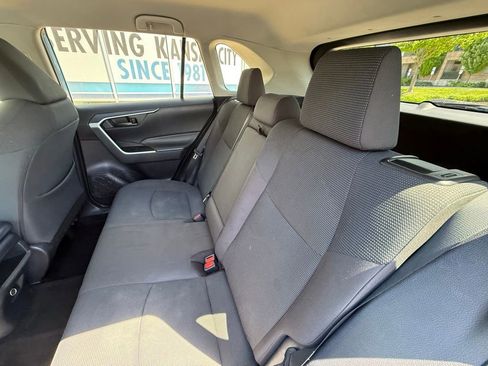 Used 2020 Toyota RAV4 LE FWD image 29