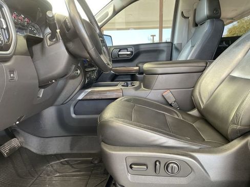 Used 2019 Chevrolet Silverado 1500 LT Trail Boss AWD/4WD image 18