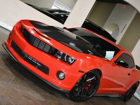 Used 2013 Chevrolet Camaro SS w/ SS Performance Package image 78