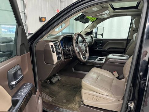 Used 2016 GMC Sierra 2500 Denali w/ Duramax Plus Package AWD/4WD image 7