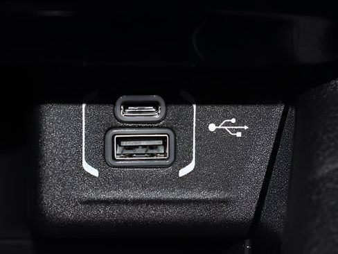 New 2026 Jeep Compass Limited w/ Sun, Sound & Navigation Group AWD/4WD image 17