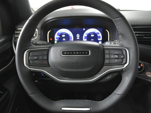 Used 2024 Jeep Wagoneer L Series II RWD image 20