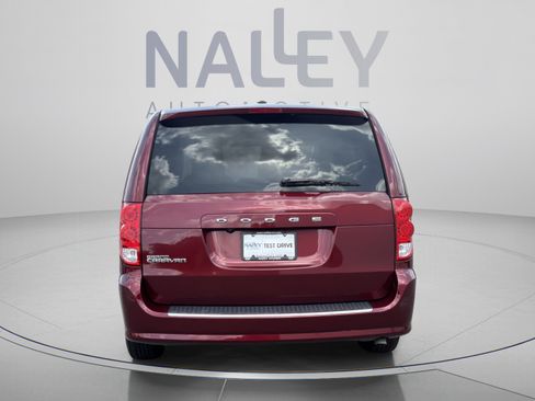 Used 2018 Dodge Grand Caravan SE w/ UConnect Hands-Free Group FWD image 4