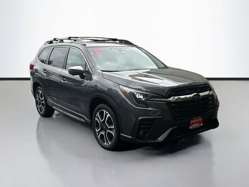 Used 2023 Subaru Ascent Limited w/ Technology Package AWD/4WD image 5