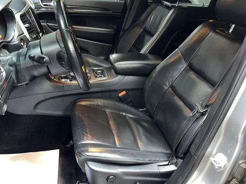 Used 2017 Jeep Grand Cherokee Limited w/ Trailer Tow Group IV image 5