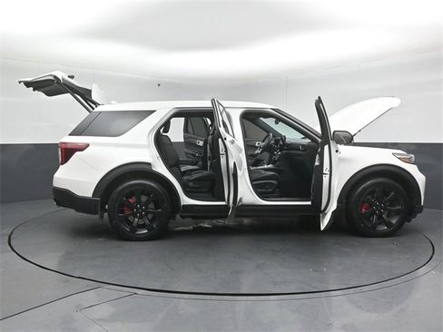 Certified 2022 Ford Explorer ST w/ ST Street Pack image 61