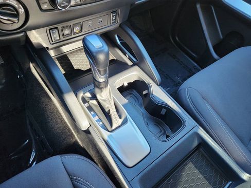 Used 2022 Nissan Frontier SV image 28