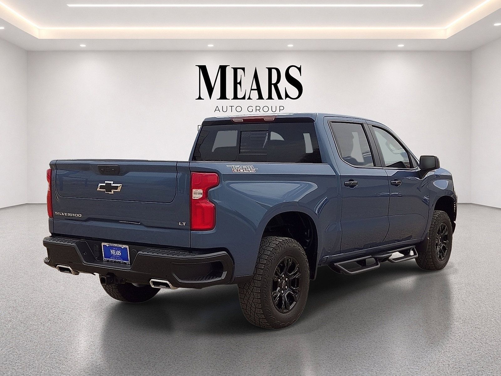 Used 2024 Chevrolet Silverado 1500 LT Trail Boss w/ Convenience Package II AWD/4WD image 5