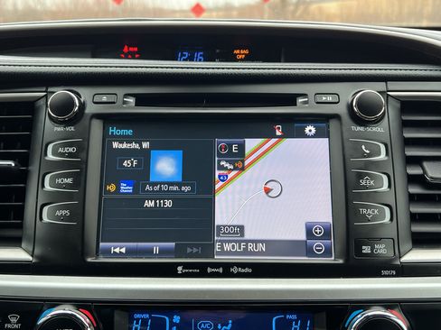 Used 2018 Toyota Highlander XLE image 23