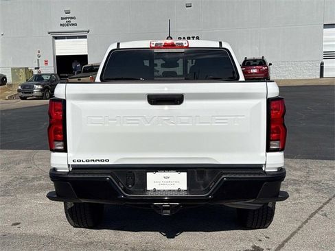 Used 2023 Chevrolet Colorado Z71 w/ Z71 Convenience Package 2 image 3