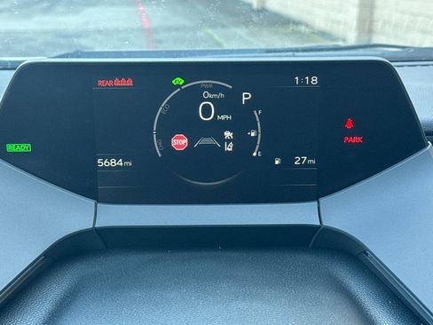 Used 2025 Toyota Prius FWD image 27