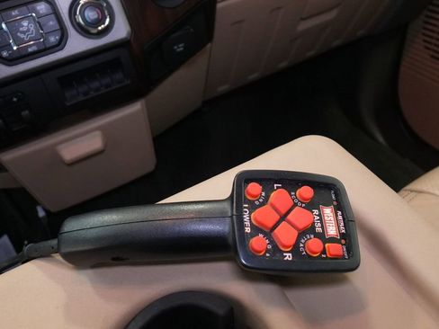 Used 2014 Ford F350 Lariat image 35