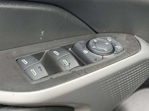 Used 2024 Chevrolet Trax LS w/ LS Convenience Package FWD image 19