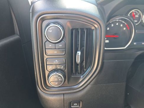 Used 2022 Chevrolet Silverado 2500 Custom w/ Custom Value Package image 22