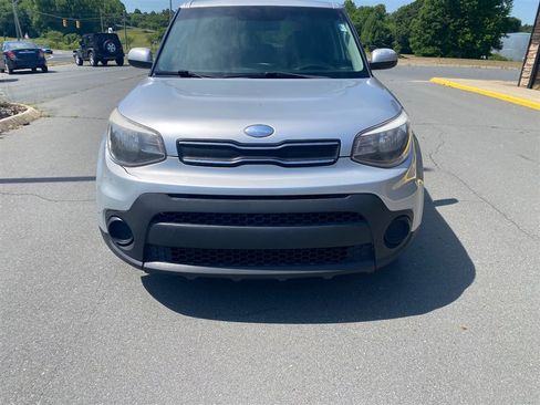 Used 2019 Kia Soul FWD image 4