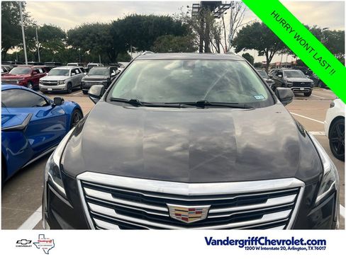 Used 2018 Cadillac XT5 Premium Luxury FWD image 2
