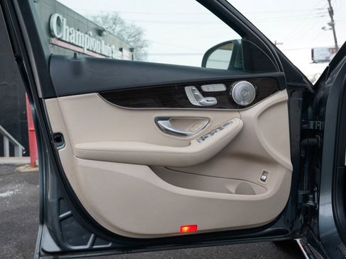 Used 2020 Mercedes-Benz C 300 4MATIC Sedan image 22