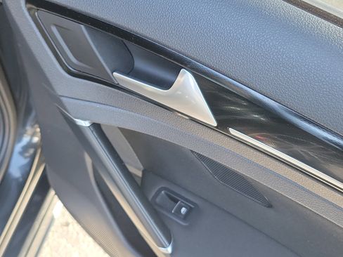 Used 2017 Volkswagen GTI Sport image 29