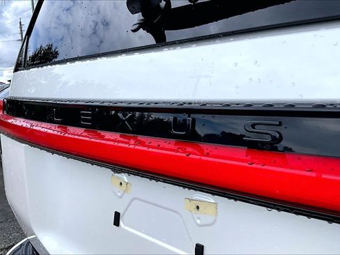 Used 2025 Lexus GX 550 w/ Accessory Package (Z1) AWD/4WD image 30