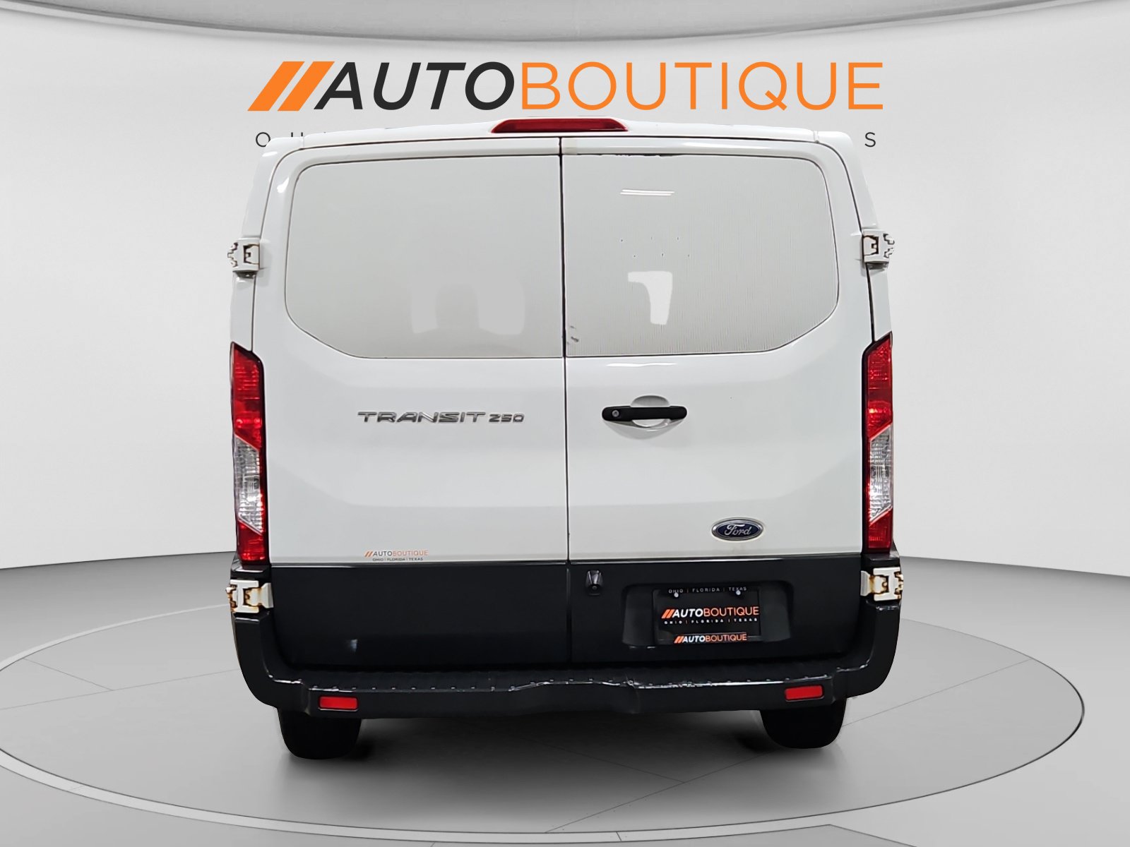 Used 2018 Ford Transit 250 130 Low Roof w/ Exterior Upgrade Package RWD image 4