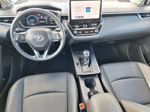 Used 2026 Toyota Corolla Cross XLE w/ Convenience Package FWD image 21