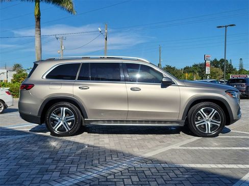 Used 2022 Mercedes-Benz GLS 450 4MATIC image 6