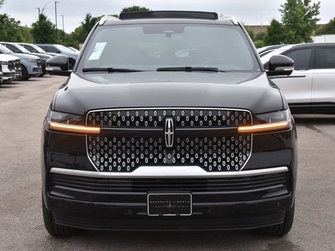 New 2026 Lincoln Navigator L Reserve AWD/4WD image 2