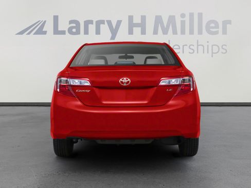 Used 2012 Toyota Camry SE FWD image 5