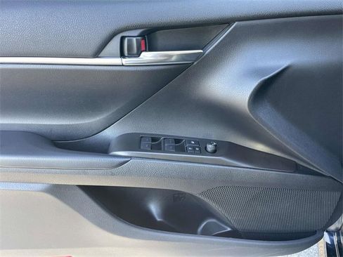 Used 2021 Toyota Camry LE image 22