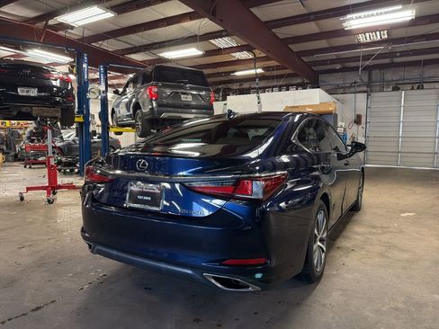 Used 2020 Lexus ES 350 w/ Accessory Package 2 image 3