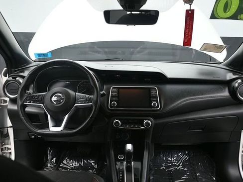 Used 2020 Nissan Kicks SR w/ Exterior Package image 14