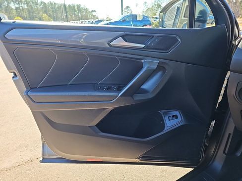 Used 2022 Volkswagen Tiguan SE image 31