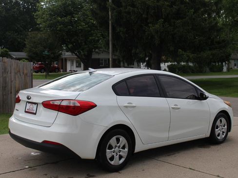 Used 2016 Kia Forte LX FWD image 10