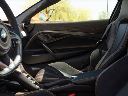 Used 2025 McLaren 750S image 10