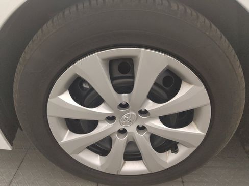 Used 2024 Toyota Corolla LE FWD image 31