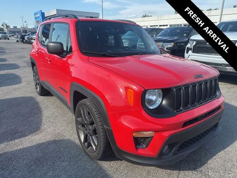 Used 2021 Jeep Renegade Latitude FWD image 1