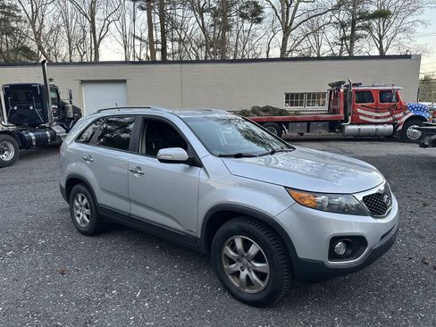 Used 2013 Kia Sorento LX w/ Convenience Pkg AWD/4WD image 8