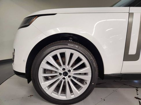 New 2026 Land Rover Range Rover Long Wheelbase SE AWD/4WD image 11