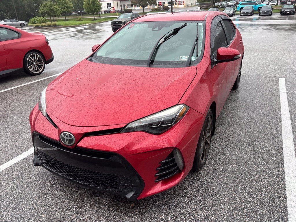 Used 2018 Toyota Corolla SE FWD image 2