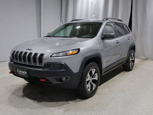 Used 2015 Jeep Cherokee Trailhawk image 16