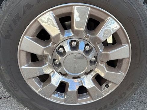 Used 2016 GMC Sierra 2500 Denali w/ Driver Alert Package image 9