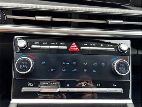 Used 2025 Hyundai Santa Fe SEL FWD image 30