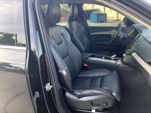 Used 2025 Volvo XC90 T8 Ultra w/ Protection Package Premier AWD/4WD image 10