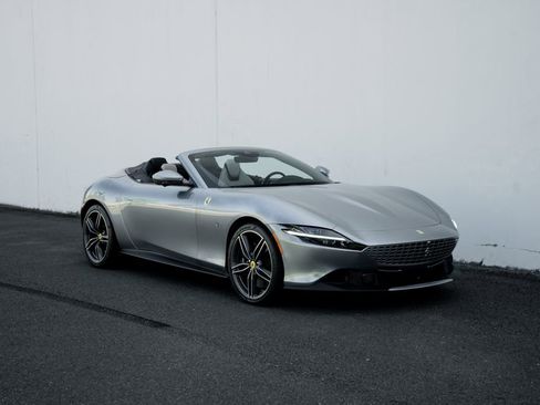 Certified 2024 Ferrari Roma Spider image 1