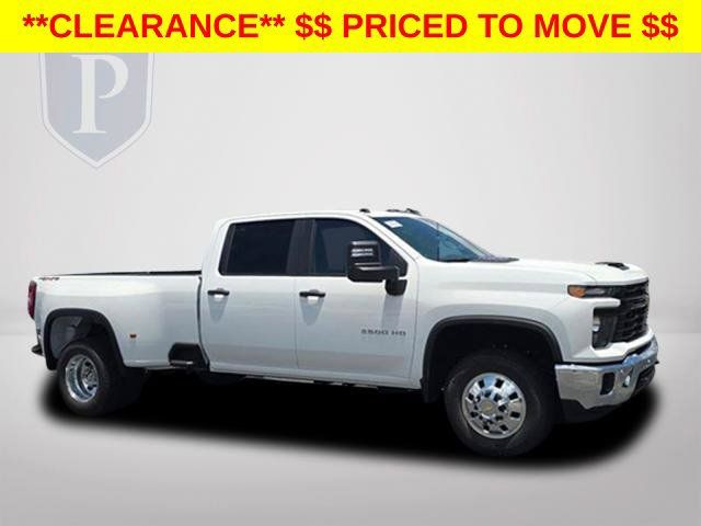 New 2026 Chevrolet Silverado 3500 W/T AWD/4WD image 2