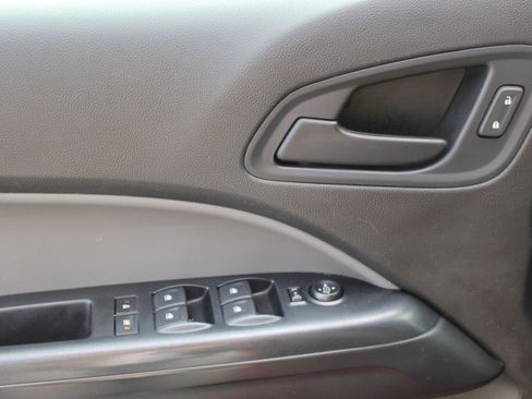 Used 2020 Chevrolet Colorado W/T w/ WT Convenience Package image 16