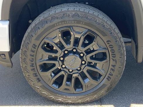 Used 2025 Chevrolet Silverado 2500 High Country w/ Technology Package AWD/4WD image 29