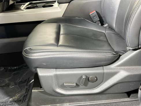 Used 2022 Ford F250 Lariat w/ Black Appearance Package AWD/4WD image 19