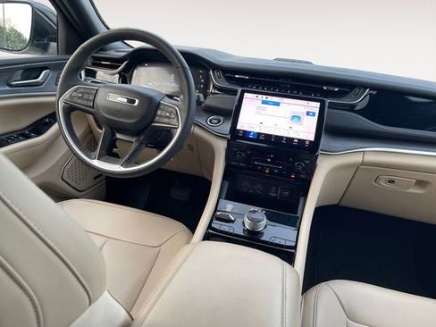 Used 2023 Jeep Grand Cherokee 4WD 4xe image 10